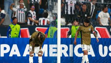 Futbol, Alianza de Lima vs Colo Colo.
Fase de grupos, Copa Libertadores 2024.
Los jugador de Colo Colo Arturo Vidal y Esteban Pavez, se lamentan luego del gol de Carlos Zambrano de Alianza de Lima durante el partido de copa libertadores por el grupo A disputado en el estadio Alejandro Villanueva.
Lima, Peru.
15/04/2024
Daniel Apuy/Photosport
Football, Alianza de Lima vs Colo Colo.
Group stage, Copa Libertadores 2024.
Colo Colo's players Arturo Vidal and Esteban Pavez reacts after first goal of Alianza de Lima during the copa libertadores match for group A at the Alejandro Villanueva stadium.
Lima, Peru.
15/04/2024
Daniel Apuy/Photosport