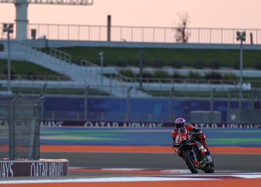 Aprilia se mostró durante la pretemporada como la gran alternativa al dominio Ducati, principalmente en la figura de Aleix. Il Capitano ha entendido de entrada mejor la nueva RS-GP que un Maverick aún con problemas con el freno motor.