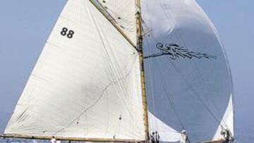 El 'Yanira' desplaza al 'Alba' del liderato en la división de clásicos