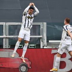 La Juve sigue viva: el Inter cae en un partido loco