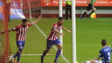 Un gol de Guerrero deja al Sporting en la lucha por subir