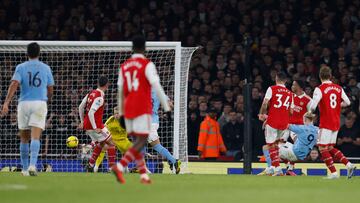 Follow the Premier League action from the Emirates Stadium - live!