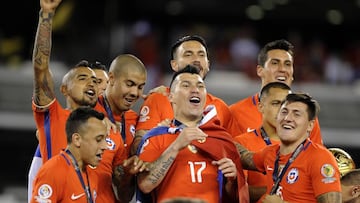 Futbol, Argentina v Chile.
 Copa America Centenario 2016.
 Los jugadores de la seleccion chilena celebran el triunfo contra Argentina tras el partido final de la Copa America Centenario disputado en el estadio Met Life de Nueva Jersey, Estados Unidos.
 26/06/2016
 Mexsport/Photosport**********
 
 Football, Argentina v Chile.
 Copa America Centenario Championship 2016.
 Chile&#039;s Team celebrates the victory against Argentina after the Copa America Centenario Championship final match at the Met Life stadium in New Jersey, USA.
 26/06/2016
 Mexsport/Photosport