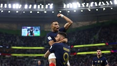 Soccer Football - FIFA World Cup Qatar 2022 - Round of 16 - France v Poland - Al Thumama Stadium, Doha, Qatar - December 4, 2022 France's Olivier Giroud celebrates scoring their first goal with teammate Kylian Mbappe REUTERS/Hannah Mckay     TPX IMAGES OF THE DAY