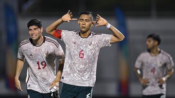 Fidel Ambriz festeja su gol en contra de República Dominicana.