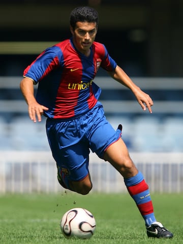 El canario ya contaba con 17 años, cuando llegó a la Masía, pero será en el Barcelona donde alcance su madurez futbolística. En 2008 debuta con el primer equipo y en la temporada 08/09 juega a caballo entre el primer equipo y el filial del Barcelona, hasta que en la siguiente temporada se consolida en el primer equipo. Actualmente juega en el Chelsea.