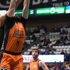 El bloque del Joventut frena a un gran Dubljevic en Badalona