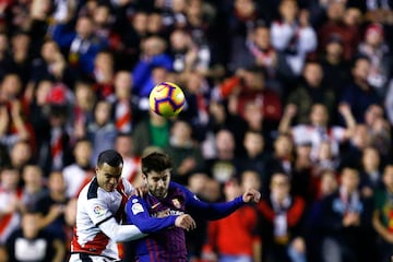 Gerard Piqué and Raúl de Tomás.