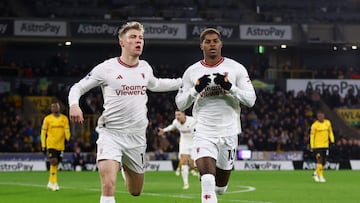 Soccer Football - Premier League - Wolverhampton Wanderers v Manchester United - Molineux Stadium, Wolverhampton, Britain - February 1, 2024 Manchester United's Marcus Rashford celebrates scoring their first goal with Rasmus Hojlund REUTERS/Carl Recine NO USE WITH UNAUTHORIZED AUDIO, VIDEO, DATA, FIXTURE LISTS, CLUB/LEAGUE LOGOS OR 'LIVE' SERVICES. ONLINE IN-MATCH USE LIMITED TO 45 IMAGES, NO VIDEO EMULATION. NO USE IN BETTING, GAMES OR SINGLE CLUB/LEAGUE/PLAYER PUBLICATIONS.