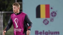 Belgium's midfielder Kevin De Bruyne takes part in a training session at the Salwa Training Site in Salwa Beach, southwest of Doha, on November 22, 2022, on the eve of the Qatar 2022 World Cup football match between Belgium and Canada. (Photo by JACK GUEZ / AFP) (Photo by JACK GUEZ/AFP via Getty Images)