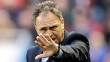 El entrenador del Levante, Joaqu&iacute;n Caparr&oacute;s, durante el triunfo de su equipo (2-0) contra el Osasuna.