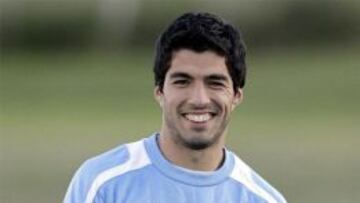 Luis Su&aacute;rez en el entrenamiento de la selecci&oacute;n uruguaya.