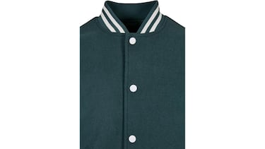 Esta chaqueta universitaria inspirada en el béisbol se va a convertir en la prenda de esta primavera (ya es superventas)