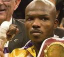 Timothy Bradley gana el cinturón del súper ligero