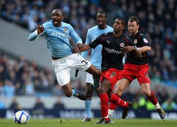 En enero de 2010, Vieira llegó libre al Manchester City. En el conjunto citizen jugó su último año y medio en el fútbol profesional. Su bagaje en el equipo de Mánchester se resume en 46 partidos, 6 goles y 5 asistencias. Tras colgar las botas, inició su periplo como entrenador en la Academia del City Group.