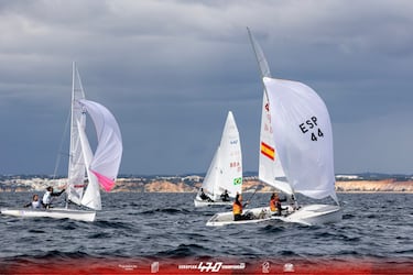 Xammar y Cardona, en puestos de medalla en el Europeo de 470