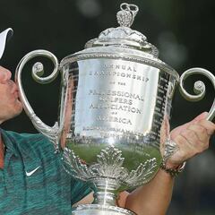 Koepka firma un doblete y Tiger recupera la ilusión