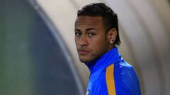 Neymar to face Spanish magistrate this evening