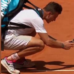 El tenis no da crédito: le echan con este punto, saca su móvil y lo denuncia en Instagram