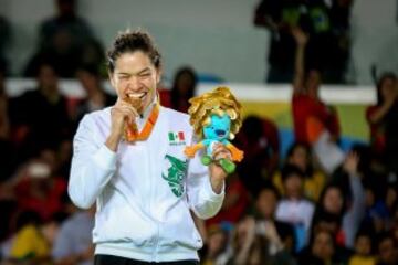 Por haber obtenido medalla de oro en Judo en la categoría hasta 70 kilogramos en los Juegos Paralímpicos de Río 2016.