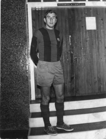 Debutó el 25 de abril de 1965 con el primer equipo, y jugó en el Barcelona hasta 1981. Como jugador ganó 1 Liga (73-74), 1 Recopa (78-79) y 4 Copas del Rey (67-68, 70-71, 77-78 y 80-81).