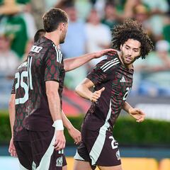 ‘Chino’ Huerta anota gol a un minuto de entrar al campo