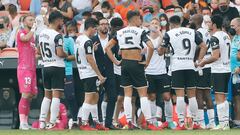 Los jugadores del Valencia y Bordal&aacute;s.