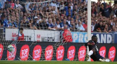 Lille wheel out three keepers in 3-0 defeat at Strasbourg