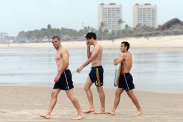 Pedro, Javi Martínez y Víctor Valdés.