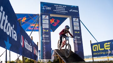 Portillón de salida Campeonato de Europa de Descenso MTB 2025 en La Molina