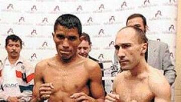 <b>PESAJE.</B> Eduardo Ray Márquez y Jorge Mata no tuvieron ayer ningún problema con la báscula.