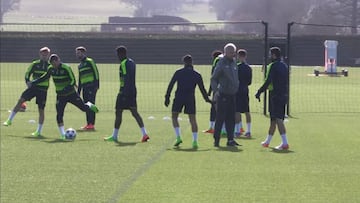 Frío apretón de manos entre Alexis y Wenger: ¿relación rota?