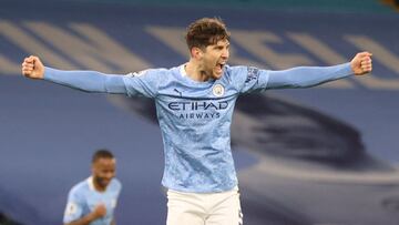 Stones golea y el City se apunta a la Premier