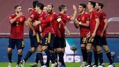 Los jugadores de Espa&ntilde;a celebran uno de sus seis goles a Alemania.