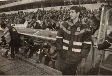 Firmó en Colo Colo el 1995 y tres años después partió al fútbol español: estuvo en Racing hasta el 2001 y en Rayo Vallecano durante el 2003. Dirigió a Olimpia entre el 2004 y 2005.