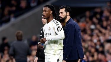 01/02/26 PARTIDO PRIMERA DIVISION
REAL MADRID - RAYO VALLECANO
EDUARDO CAMAVINGA ALVARO ARBELOA ENTRENADOR