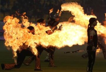 El partido entre el Al-Ahli Saudi y el Barcelona en Doha contó³ con un show previo espectacular.