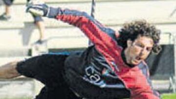 <b>"EN EL CAMINO". </b>Ricardo celebra el buen momento de Osasuna.