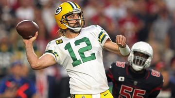 GLENDALE, ARIZONA - OCTOBER 28: Aaron Rodgers #12 of the Green Bay Packers drops back to pass during the first half against the Arizona Cardinals at State Farm Stadium on October 28, 2021 in Glendale, Arizona.   Christian Petersen/Getty Images/AFP
 == FOR