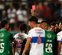 La UC y Audax protagonizan el partido más ‘loco’ del año en Chile: ¡tres expulsados en dos minutos!