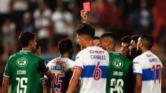 La UC y Audax protagonizan el partido más ‘loco’ del año en Chile: ¡tres expulsados en dos minutos!