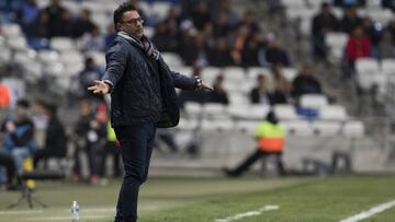 Antonio Mohamed cuestiona a Juan Carlos Osorio por rotaciones