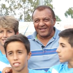 Pelos de punta: el homenaje del Málaga a Ben Barek