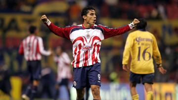 FUTBOL MEXICANO APERTURA 2006
MEXSPORT DIGITAL IMAGE
03 December 2006: Action photo of Omar Bravo of Chivas of Guadalajara celebrating the victory against America during semifinal game of the Apertura Tournament 2006./Foto en accion de Omar Bravo de las Chivas del Guadalajara celebnrando la victoria ante America durante juego semifinal de la liguilla del Torneo Apertura 2006. MEXSPORT/CHRISTIAN PALMA