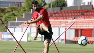 Diego Costa ya entrena con el grupo; Lucas se lesiona