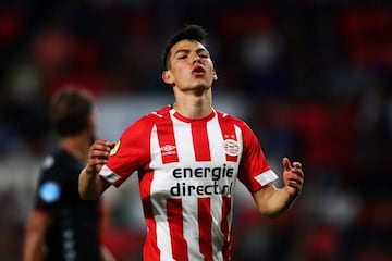 After his standout World Cup in Russia 2018, and his stride in PSV, the Spanish press published that both Barcelona and Real Madrid would be interested in the services of the Mexican.