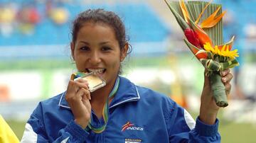Uno de los máximos estandartes del deporte femenil salvadoreño es la marchista Cristina López, quien en los Juegos Panamericanos de 2007 ganó la primer medalla de oro en la historia de su país, esto en la especialidad de 20 km.
En el Campeonato Centroamericano de marcha de 2013, López impuso récord y conquistó el anhelado metal dorado.