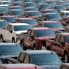 Los autos no pagarán aranceles: Trump concede un mes de prórroga para automóviles provenientes de México y Canadá