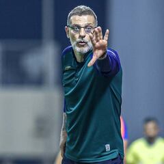 “Si juega bien aquí, Veiga no tendrá problemas para volver a Europa”