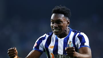 Soccer Football - Primeira Liga - FC Porto v Boavista - Estadio do Dragao, Porto, Portugal - December 28, 2024 FC Porto's Samu Omorodion celebrates scoring their first goal REUTERS/Rodrigo Antunes